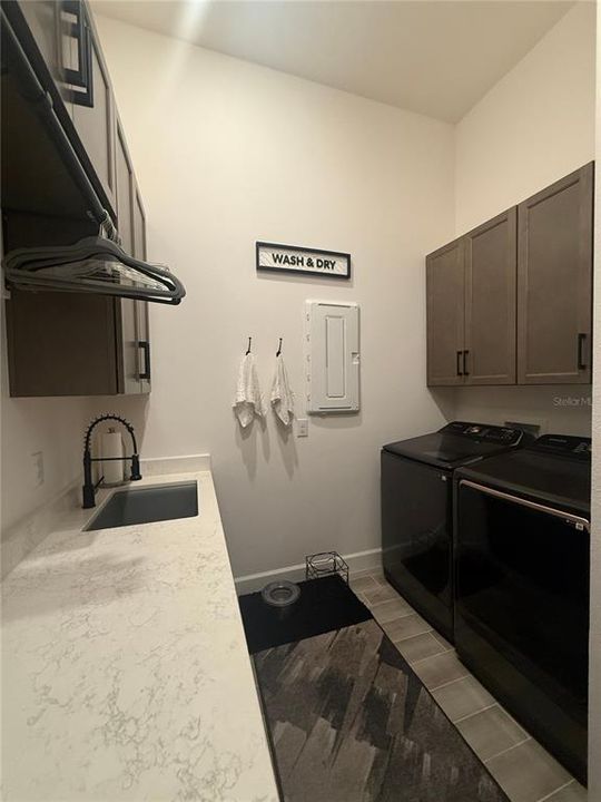 For Sale: $1,499,999 (4 beds, 3 baths, 2992 Square Feet)