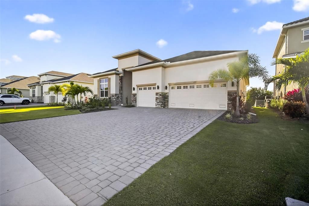 For Sale: $1,499,999 (4 beds, 3 baths, 2992 Square Feet)