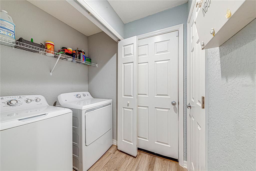 For Sale: $340,000 (3 beds, 2 baths, 1884 Square Feet)