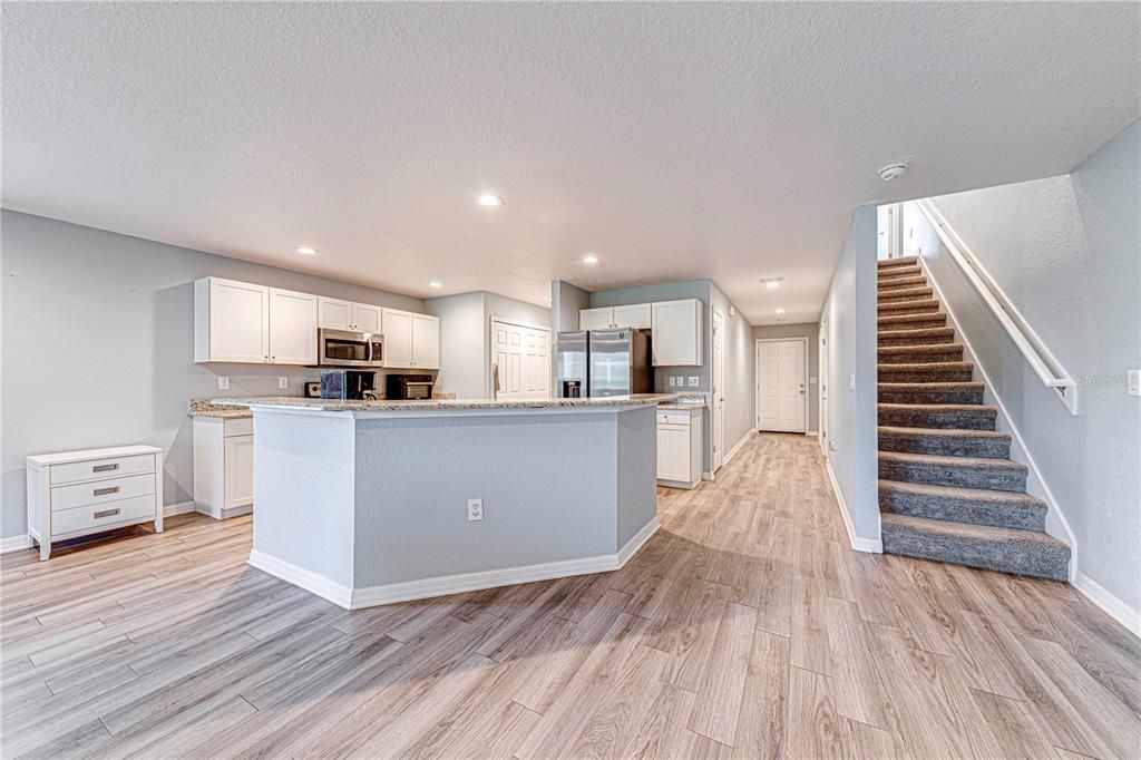 For Sale: $340,000 (3 beds, 2 baths, 1884 Square Feet)