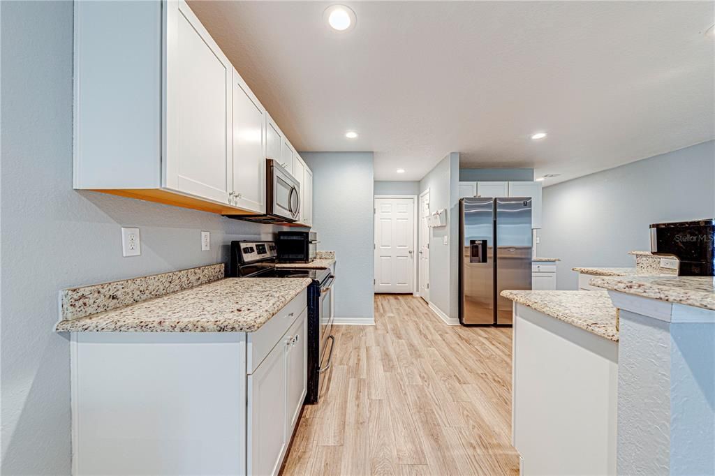 For Sale: $340,000 (3 beds, 2 baths, 1884 Square Feet)