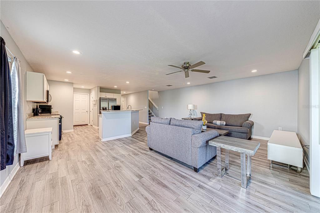 For Sale: $340,000 (3 beds, 2 baths, 1884 Square Feet)