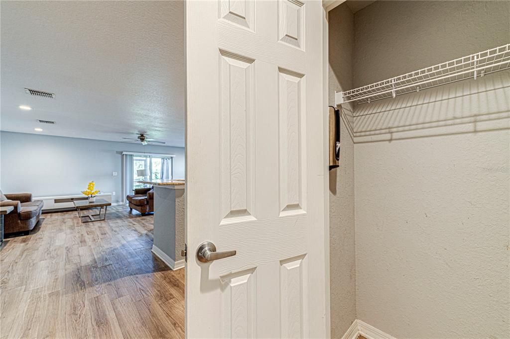 For Sale: $340,000 (3 beds, 2 baths, 1884 Square Feet)