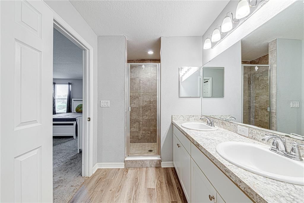 For Sale: $340,000 (3 beds, 2 baths, 1884 Square Feet)