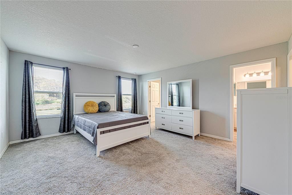 For Sale: $340,000 (3 beds, 2 baths, 1884 Square Feet)