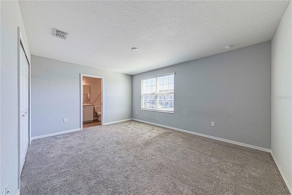 For Sale: $340,000 (3 beds, 2 baths, 1884 Square Feet)