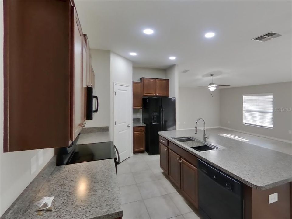 出租: $2,179 (3 贝兹, 2 浴室, 1561 平方英尺)