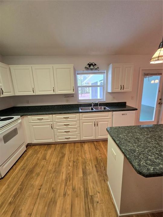 For Sale: $325,000 (3 beds, 2 baths, 1938 Square Feet)