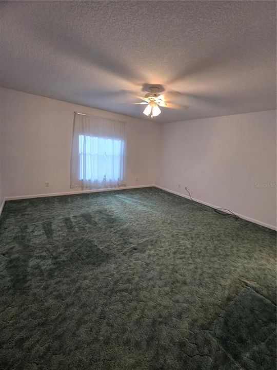 For Sale: $325,000 (3 beds, 2 baths, 1938 Square Feet)