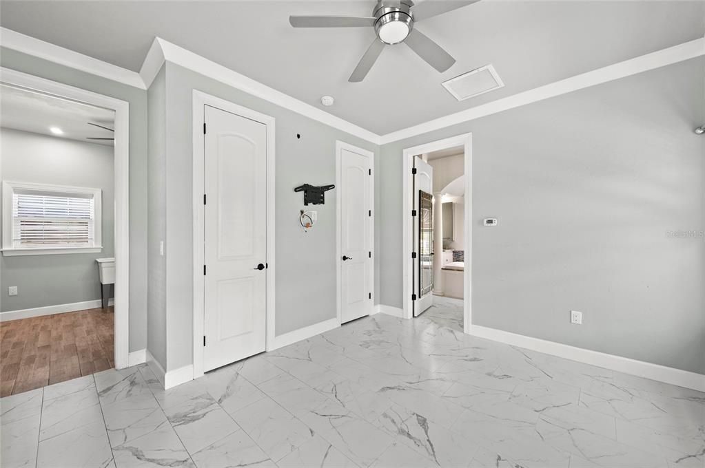 待售: $550,000 (1 贝兹, 1 浴室, 1000 平方英尺)