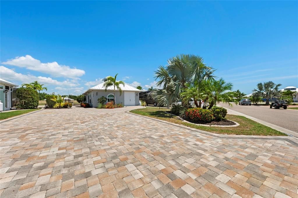 待售: $550,000 (1 贝兹, 1 浴室, 1000 平方英尺)