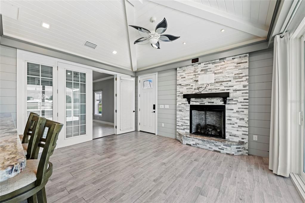 待售: $550,000 (1 贝兹, 1 浴室, 1000 平方英尺)