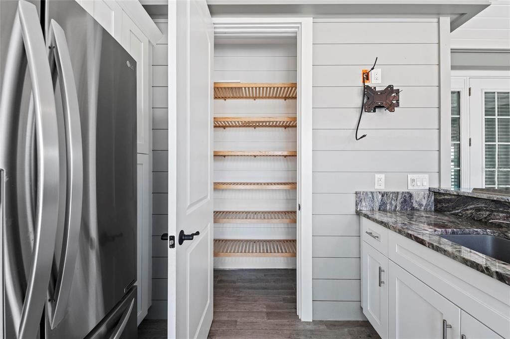 待售: $550,000 (1 贝兹, 1 浴室, 1000 平方英尺)