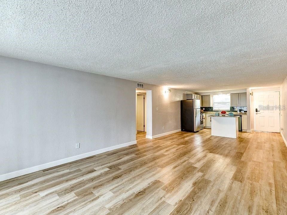 For Rent: $1,440 (2 beds, 1 baths, 950 Square Feet)