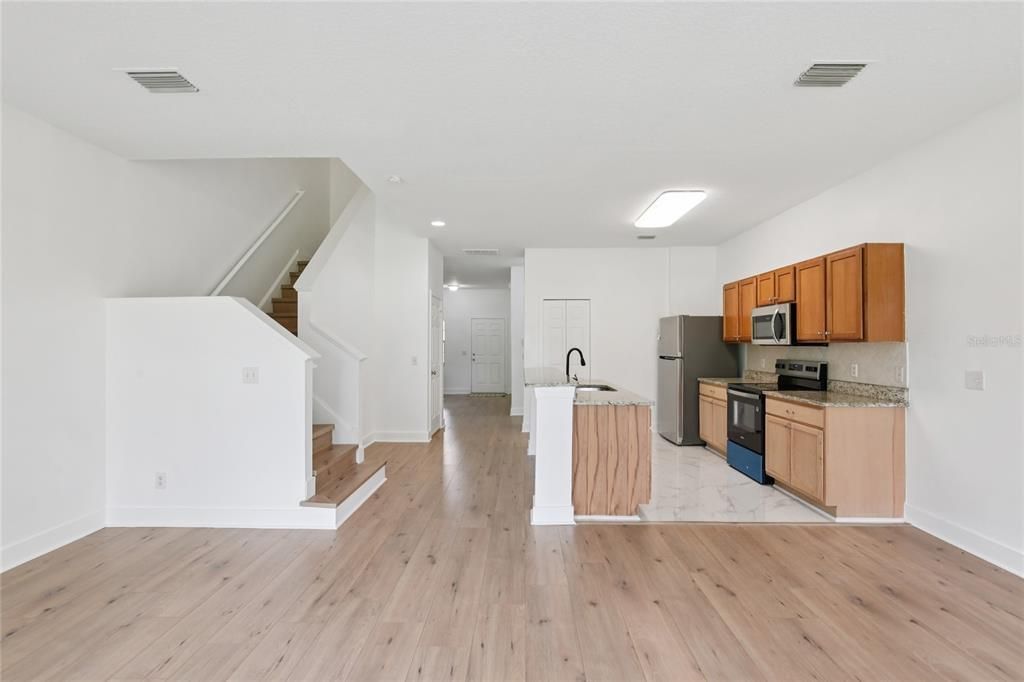 В аренду: $1,950 (3 спален, 2 ванн, 1920 Квадратных фут)