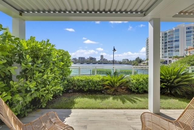 На продажу: $795,000 (2 спален, 2 ванн, 1074 Квадратных фут)