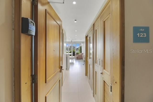 На продажу: $795,000 (2 спален, 2 ванн, 1074 Квадратных фут)