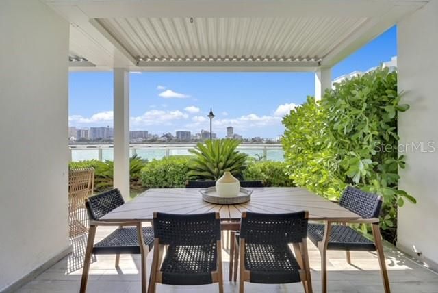 На продажу: $795,000 (2 спален, 2 ванн, 1074 Квадратных фут)