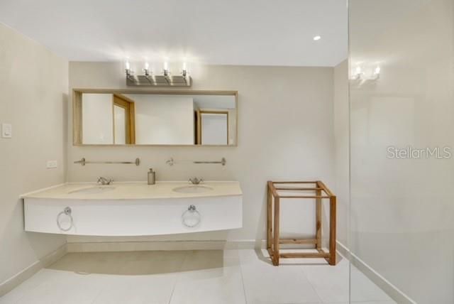 На продажу: $795,000 (2 спален, 2 ванн, 1074 Квадратных фут)