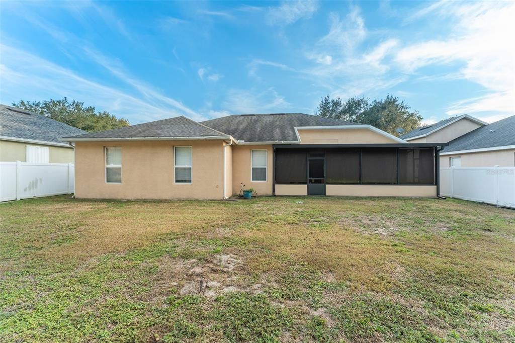 Active With Contract: $435,000 (4 beds, 2 baths, 2047 Square Feet)