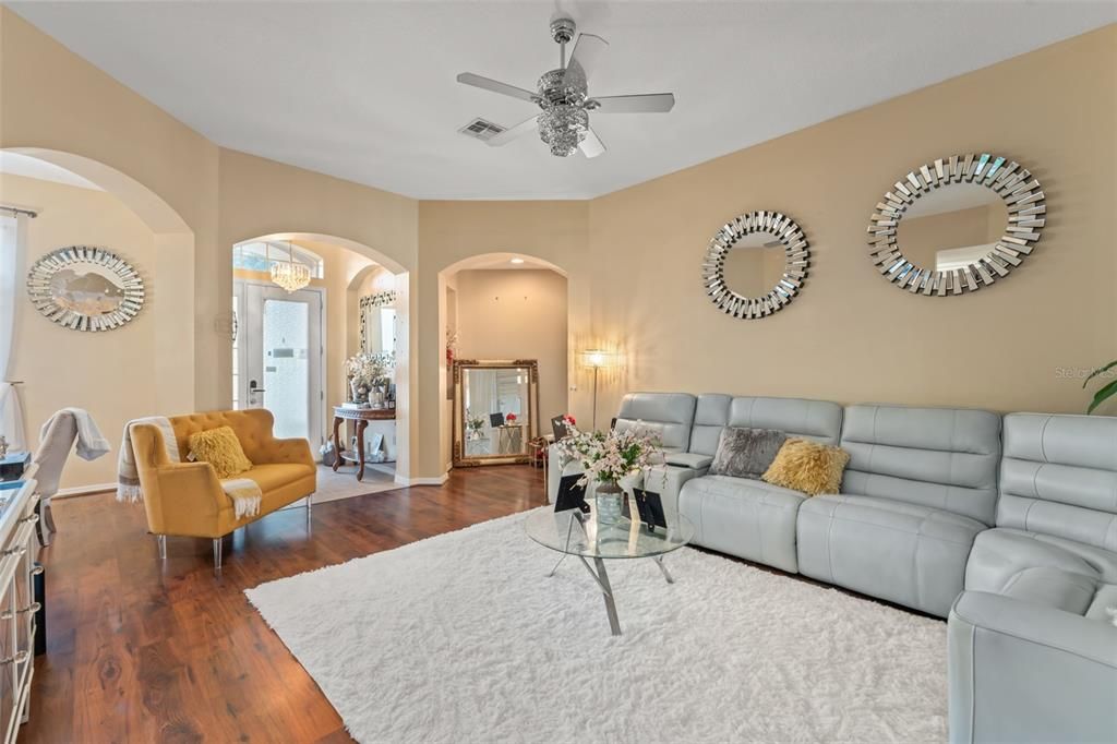 Active With Contract: $435,000 (4 beds, 2 baths, 2047 Square Feet)