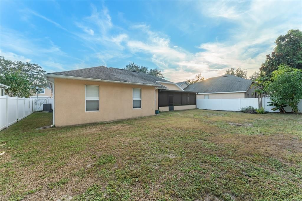 Active With Contract: $435,000 (4 beds, 2 baths, 2047 Square Feet)