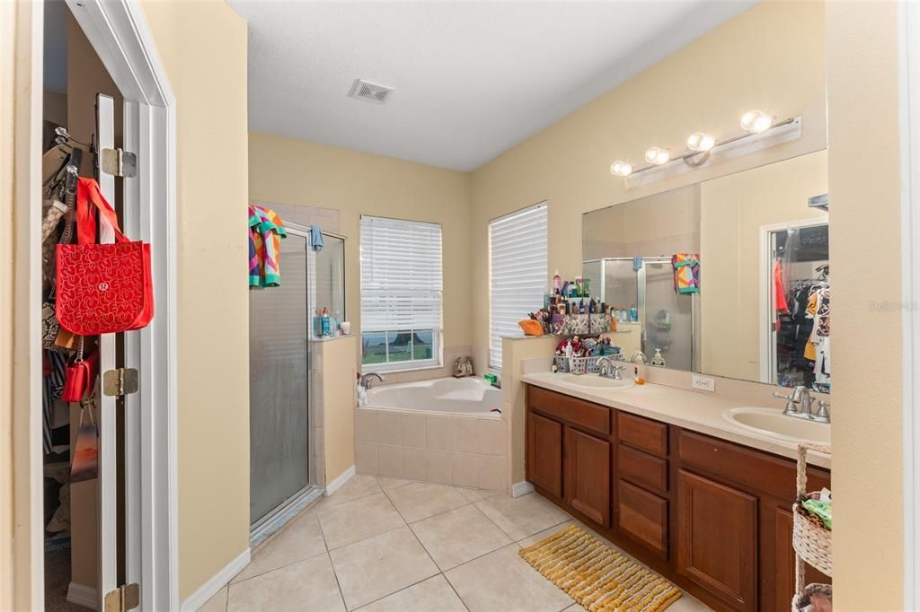 Active With Contract: $435,000 (4 beds, 2 baths, 2047 Square Feet)