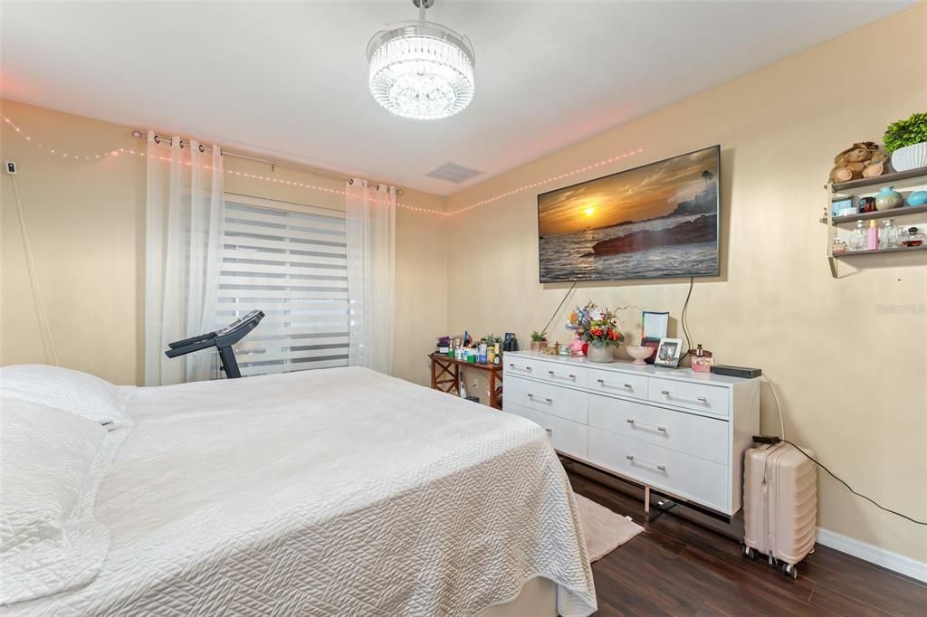 Active With Contract: $435,000 (4 beds, 2 baths, 2047 Square Feet)