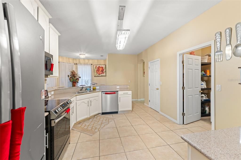 Active With Contract: $435,000 (4 beds, 2 baths, 2047 Square Feet)