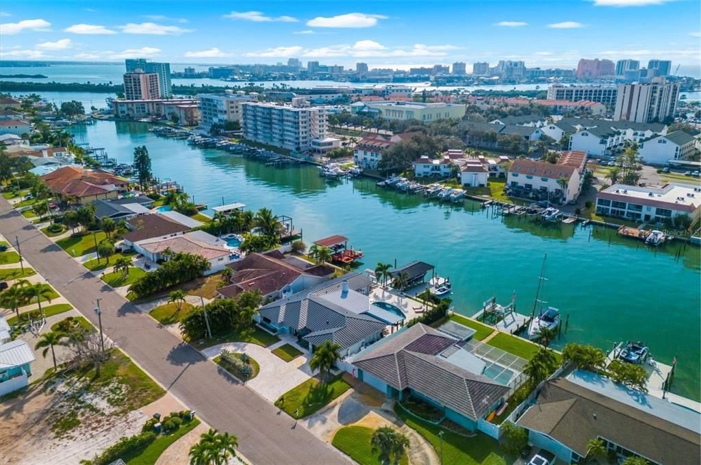 На продажу: $2,800,000 (4 спален, 3 ванн, 2749 Квадратных фут)