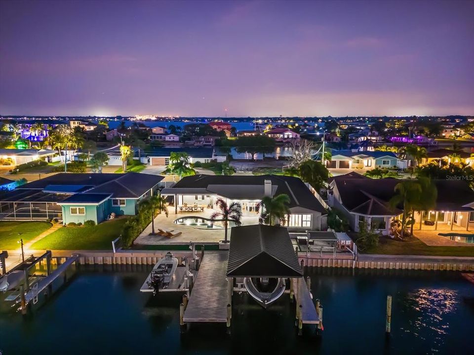 На продажу: $2,800,000 (4 спален, 3 ванн, 2749 Квадратных фут)