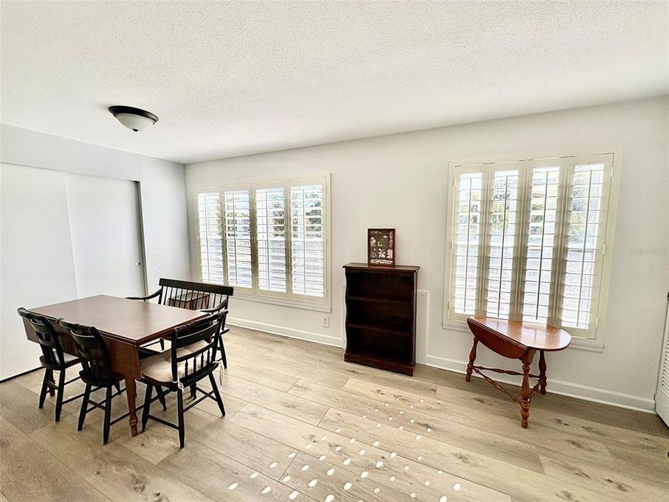 Active With Contract: $145,000 (2 beds, 2 baths, 1100 Square Feet)