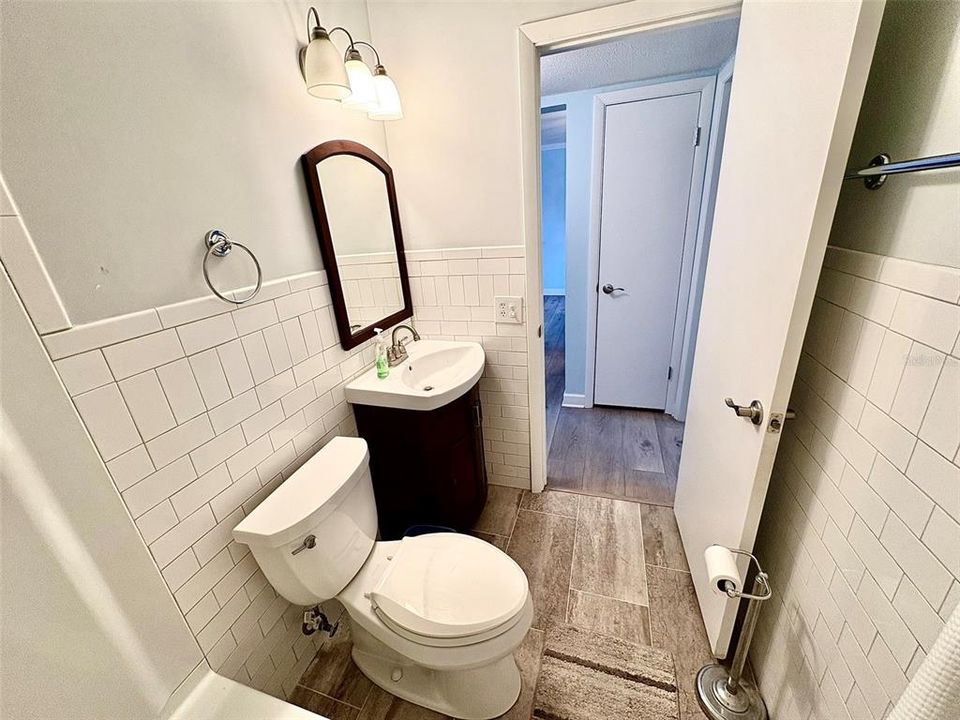 Active With Contract: $145,000 (2 beds, 2 baths, 1100 Square Feet)