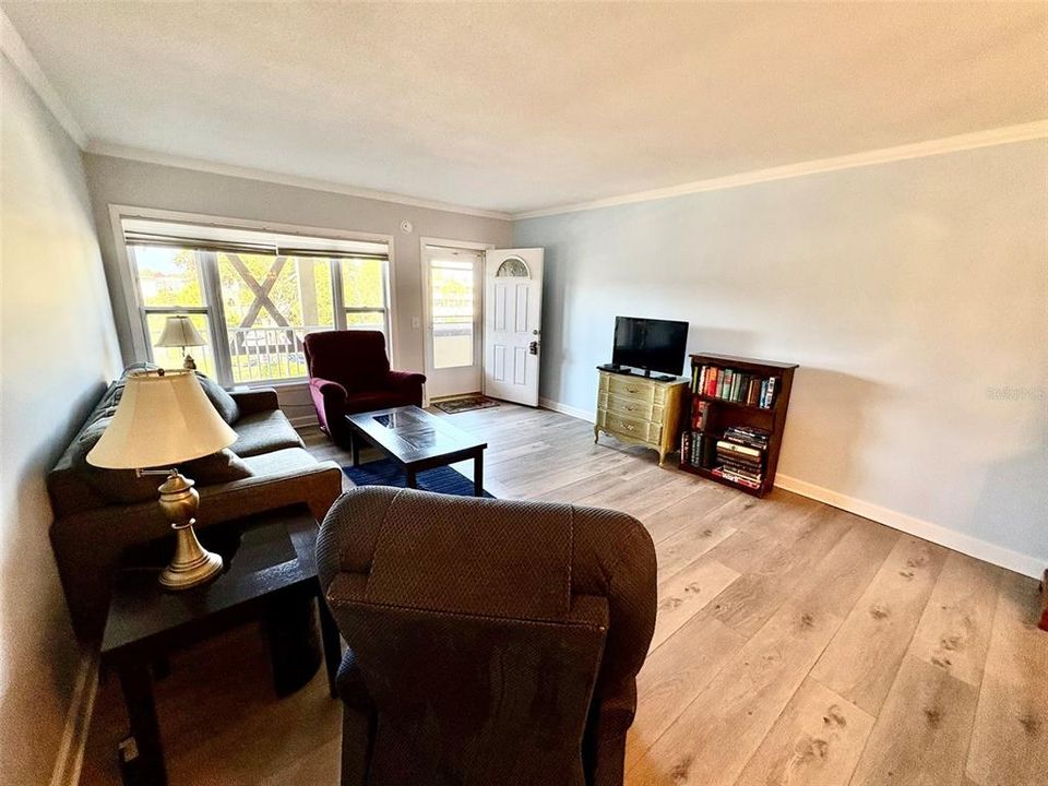 Active With Contract: $145,000 (2 beds, 2 baths, 1100 Square Feet)