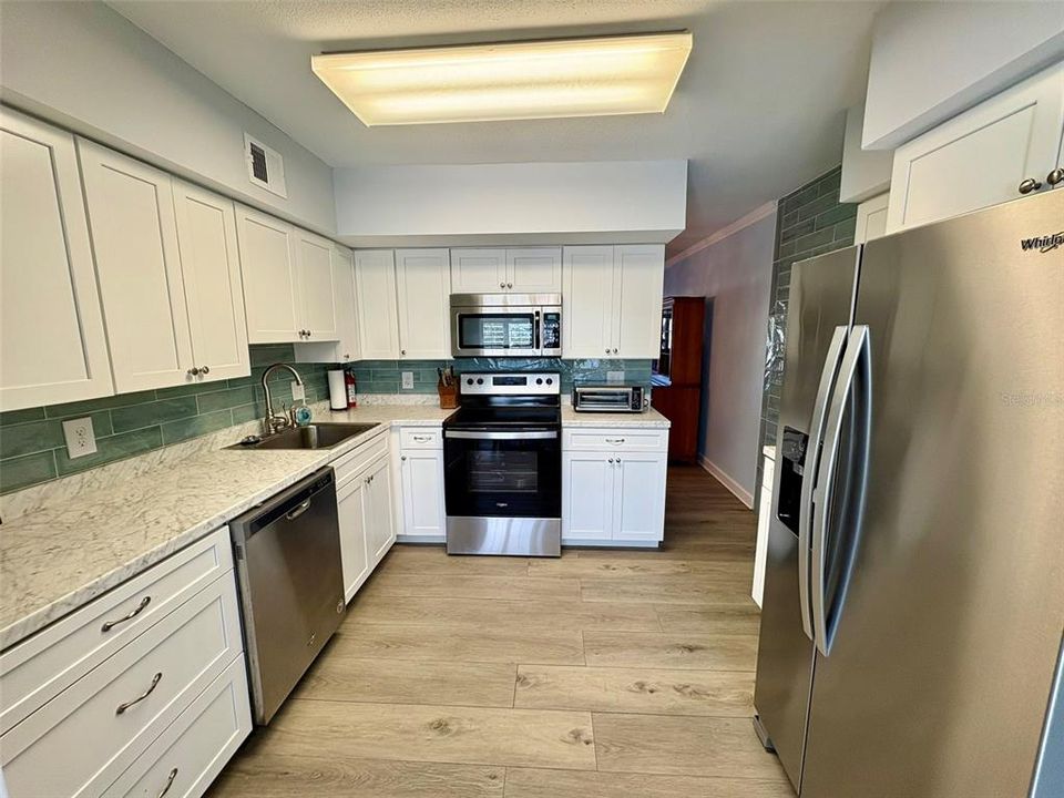 Active With Contract: $145,000 (2 beds, 2 baths, 1100 Square Feet)