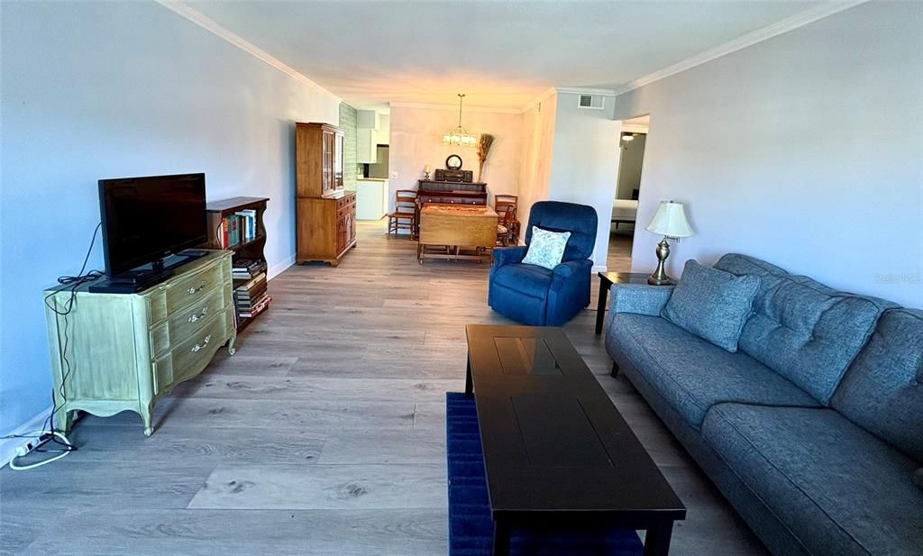 Active With Contract: $145,000 (2 beds, 2 baths, 1100 Square Feet)