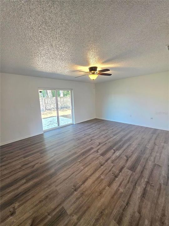 出租: $1,550 (2 贝兹, 2 浴室, 1703 平方英尺)