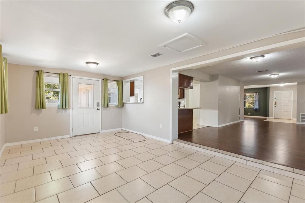 待售: $347,900 (4 贝兹, 2 浴室, 2503 平方英尺)