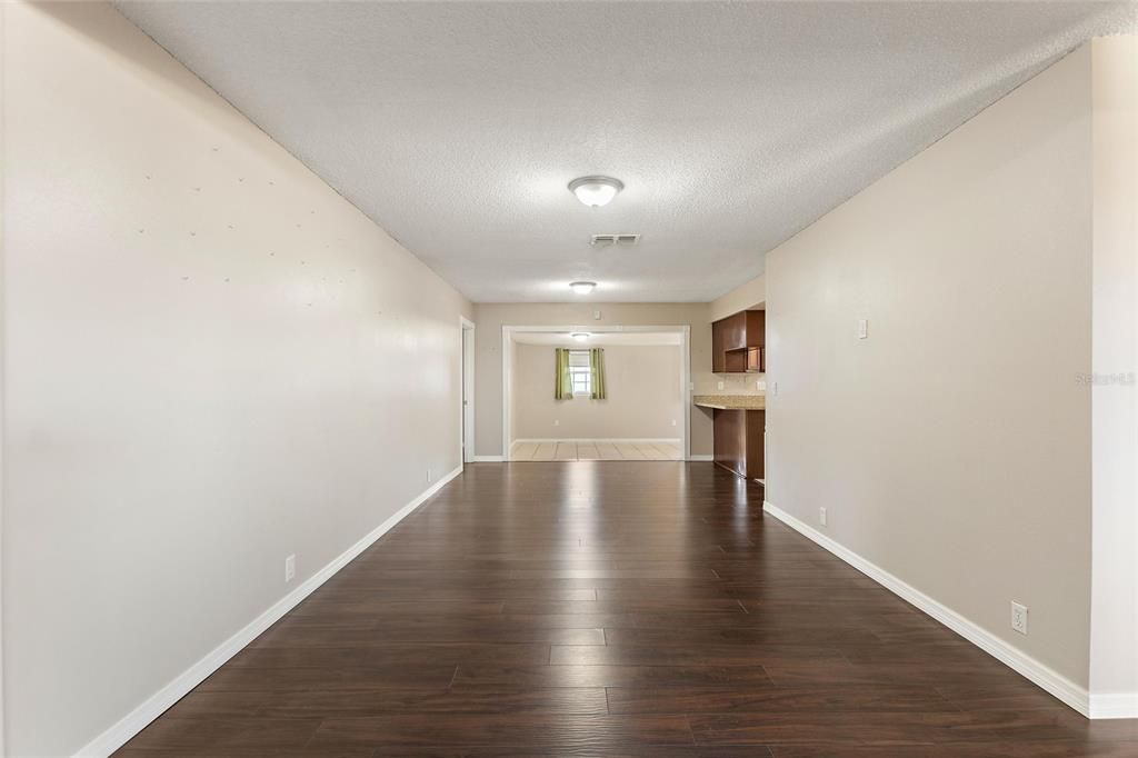 待售: $347,900 (4 贝兹, 2 浴室, 2503 平方英尺)