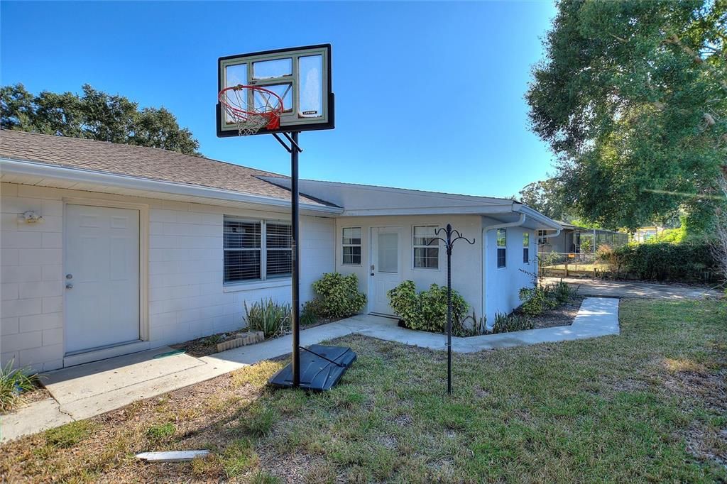 待售: $347,900 (4 贝兹, 2 浴室, 2503 平方英尺)