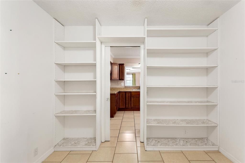 待售: $347,900 (4 贝兹, 2 浴室, 2503 平方英尺)