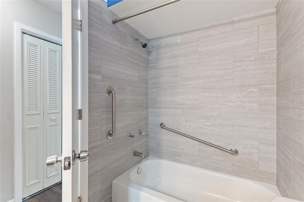 待售: $347,900 (4 贝兹, 2 浴室, 2503 平方英尺)