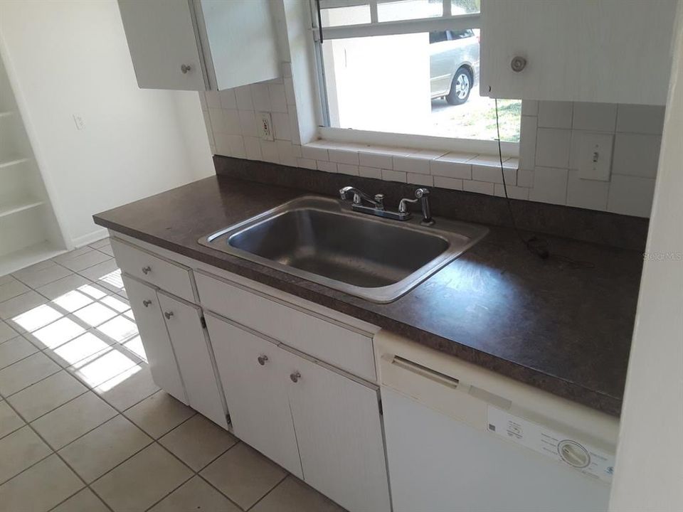 For Rent: $1,995 (3 beds, 2 baths, 1382 Square Feet)