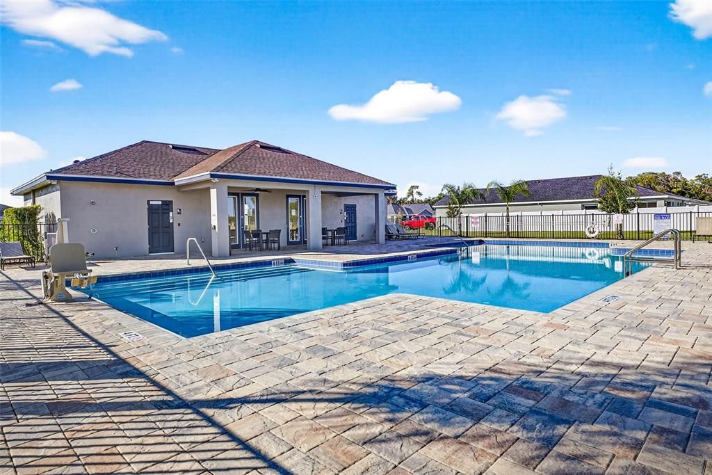 For Sale: $299,900 (4 beds, 2 baths, 2021 Square Feet)