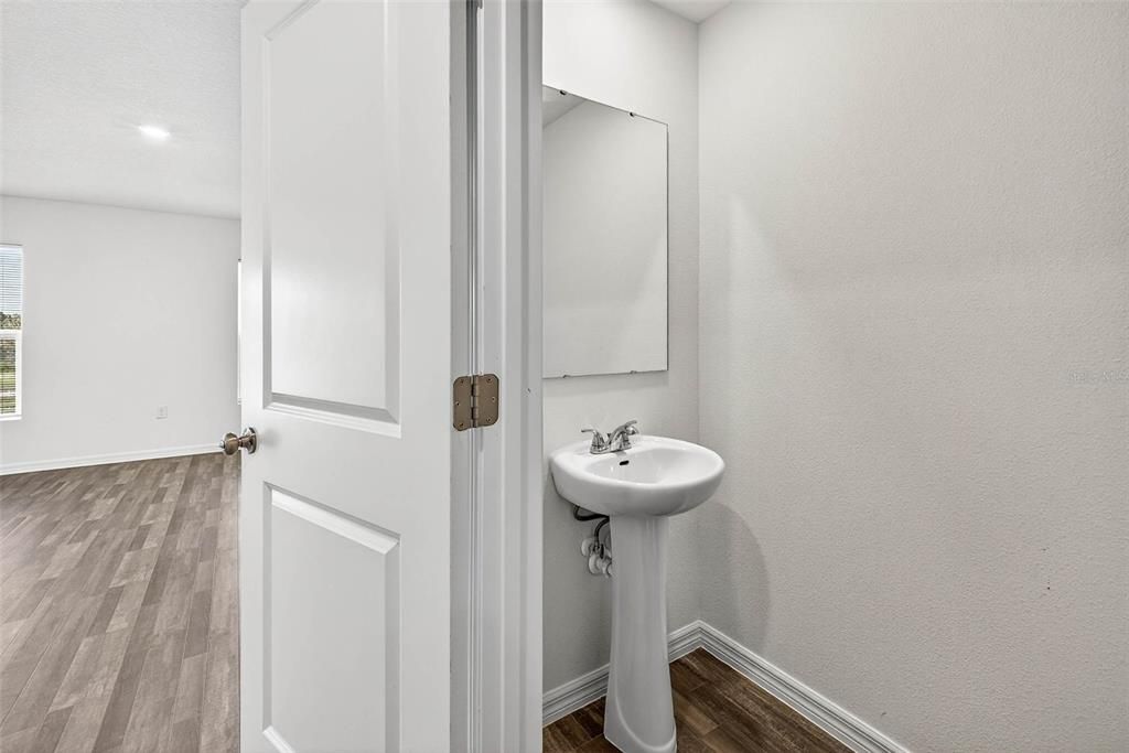 For Sale: $299,900 (4 beds, 2 baths, 2021 Square Feet)