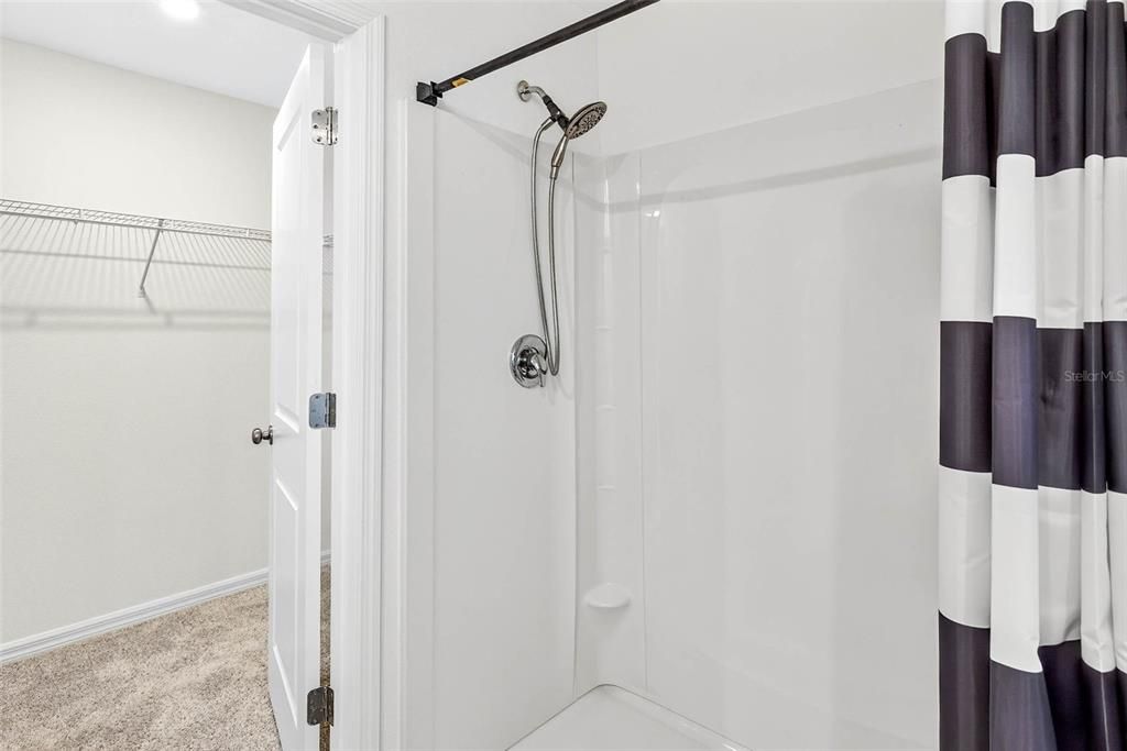 For Sale: $299,900 (4 beds, 2 baths, 2021 Square Feet)