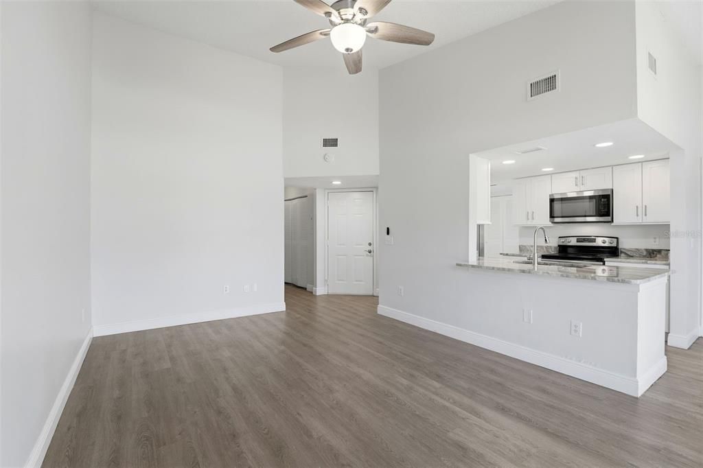 For Sale: $259,000 (2 beds, 2 baths, 1137 Square Feet)