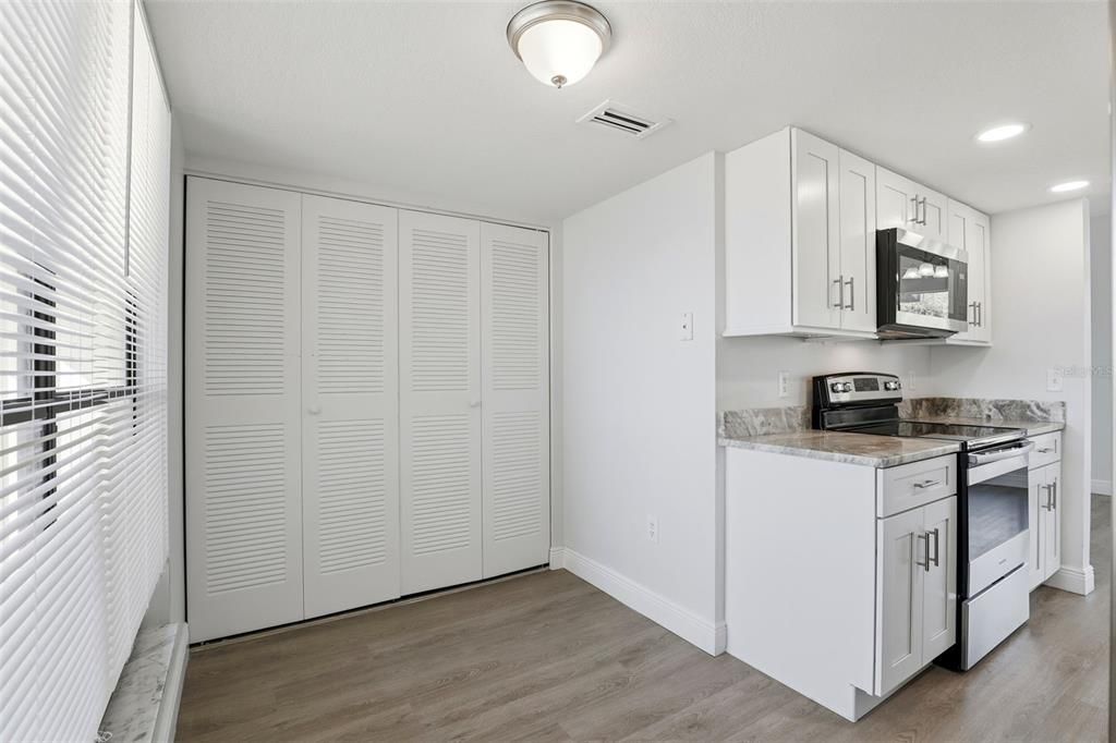 For Sale: $259,000 (2 beds, 2 baths, 1137 Square Feet)