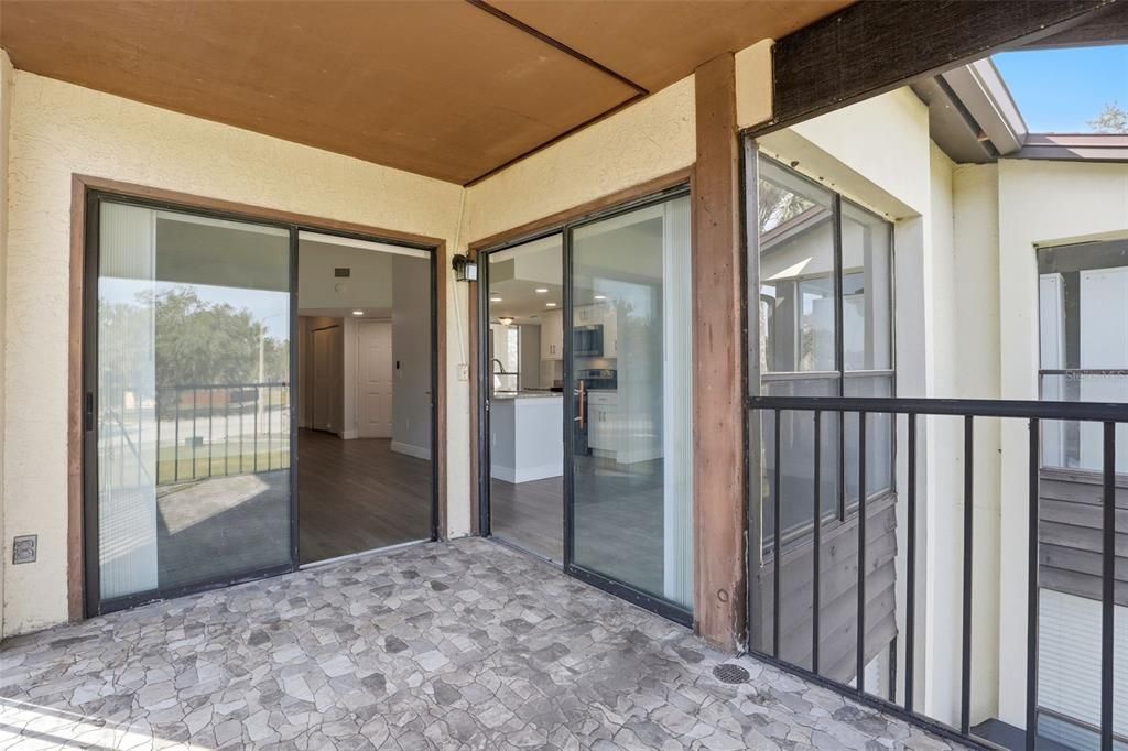 For Sale: $259,000 (2 beds, 2 baths, 1137 Square Feet)