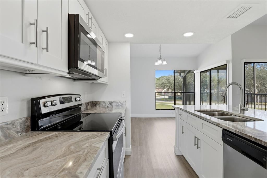 For Sale: $259,000 (2 beds, 2 baths, 1137 Square Feet)